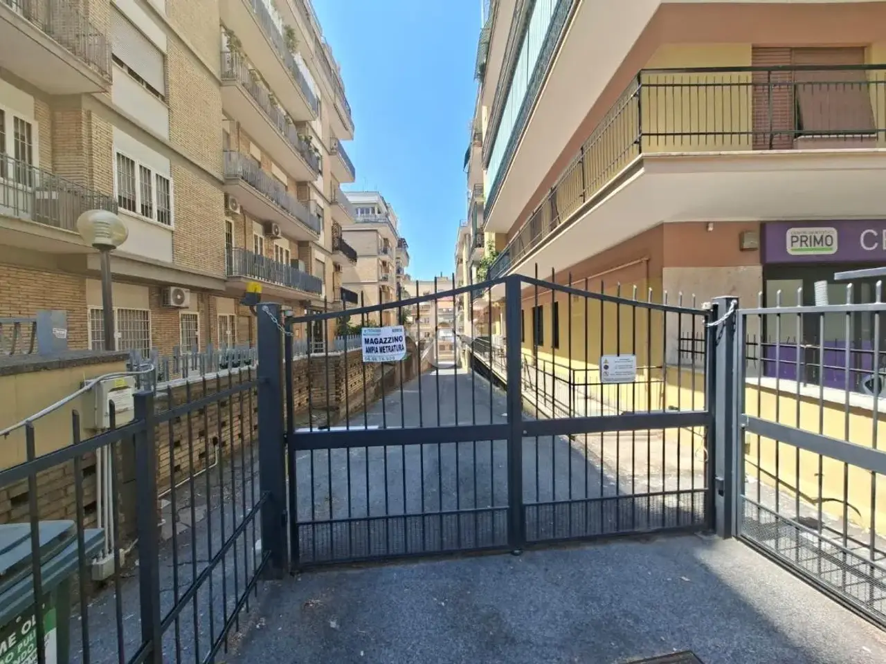 Magazzino in Via di Val Tellina 71, Roma, {3} - Foto 2