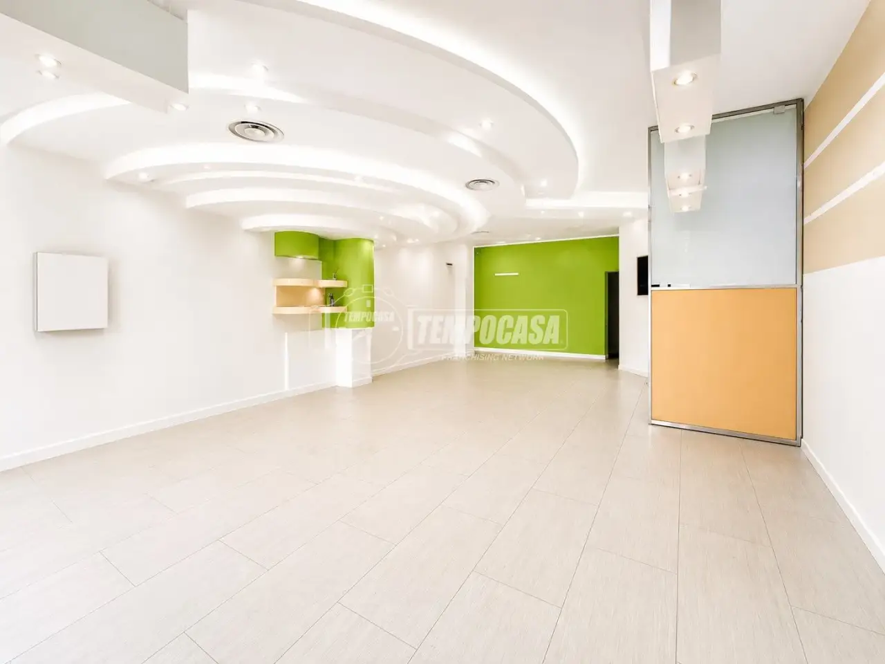 Negozio in Via Porta Antica della Città 25, Conversano, {3} - Foto 2