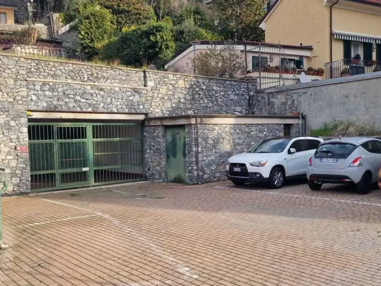 Parcheggio chiuso in Via Maiolo 4, Alassio, {3} - Foto 2