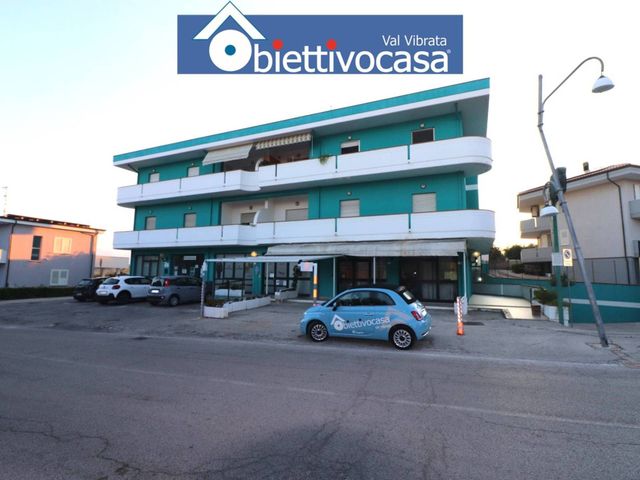 Apartament in Viale Roma 5/1, Nereto - Photo 1