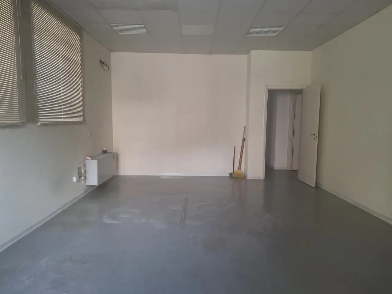 Palazzina commerciale in Via Indipendenza, Civitanova Marche, {3} - Foto 2