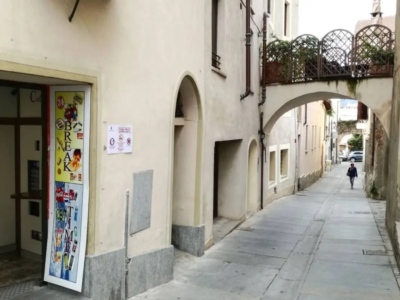 Esercizio commerciale in Via Federico Scolpis /, Giaveno, {3} - Foto 1