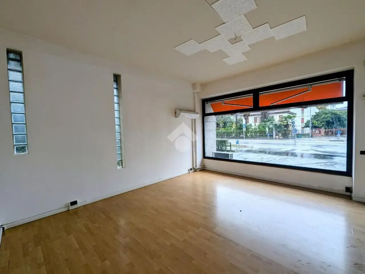Negozio in Viale Venezia, Conegliano, {3} - Foto 1
