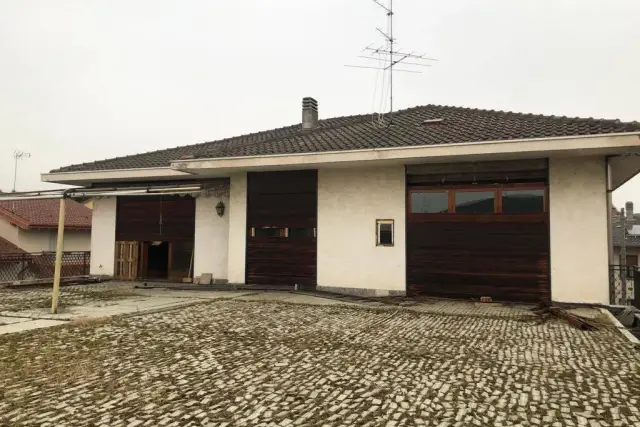 Villa in Via Gramsci 76, Oleggio - Foto 1