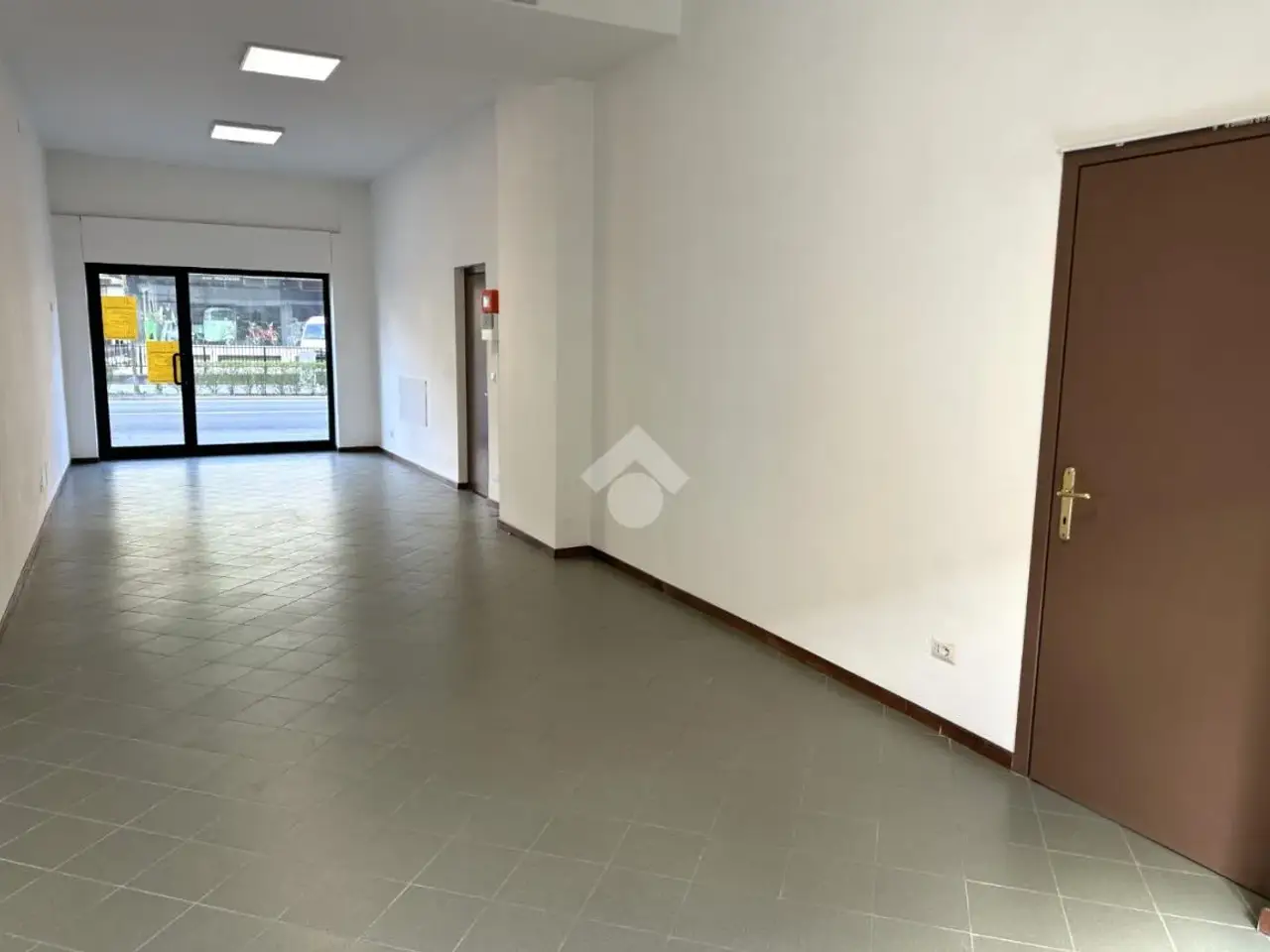 Negozio in Via Stelvio 72, Sondrio, {3} - Foto 2