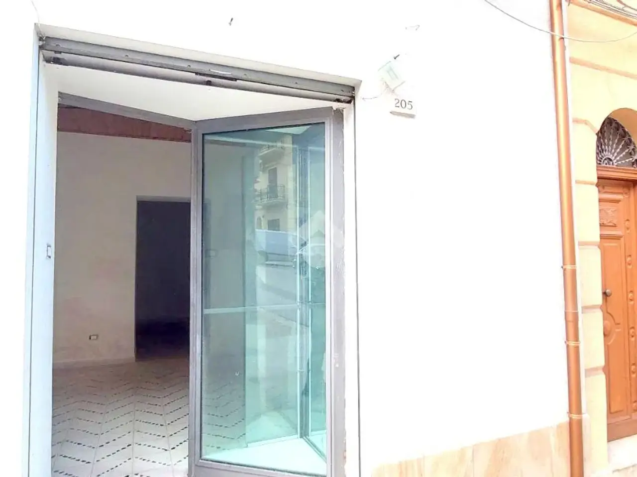 Negozio in Corso Giuseppe Garibaldi 205, Castellammare Del Golfo, {3} - Foto 1