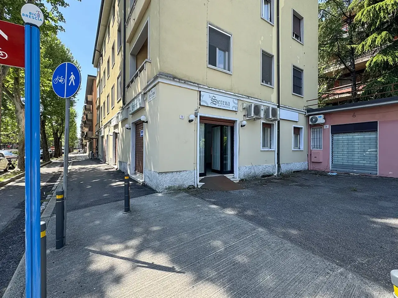 Negozio in Via a. Tosoni 55, Brescia, {3} - Foto 1