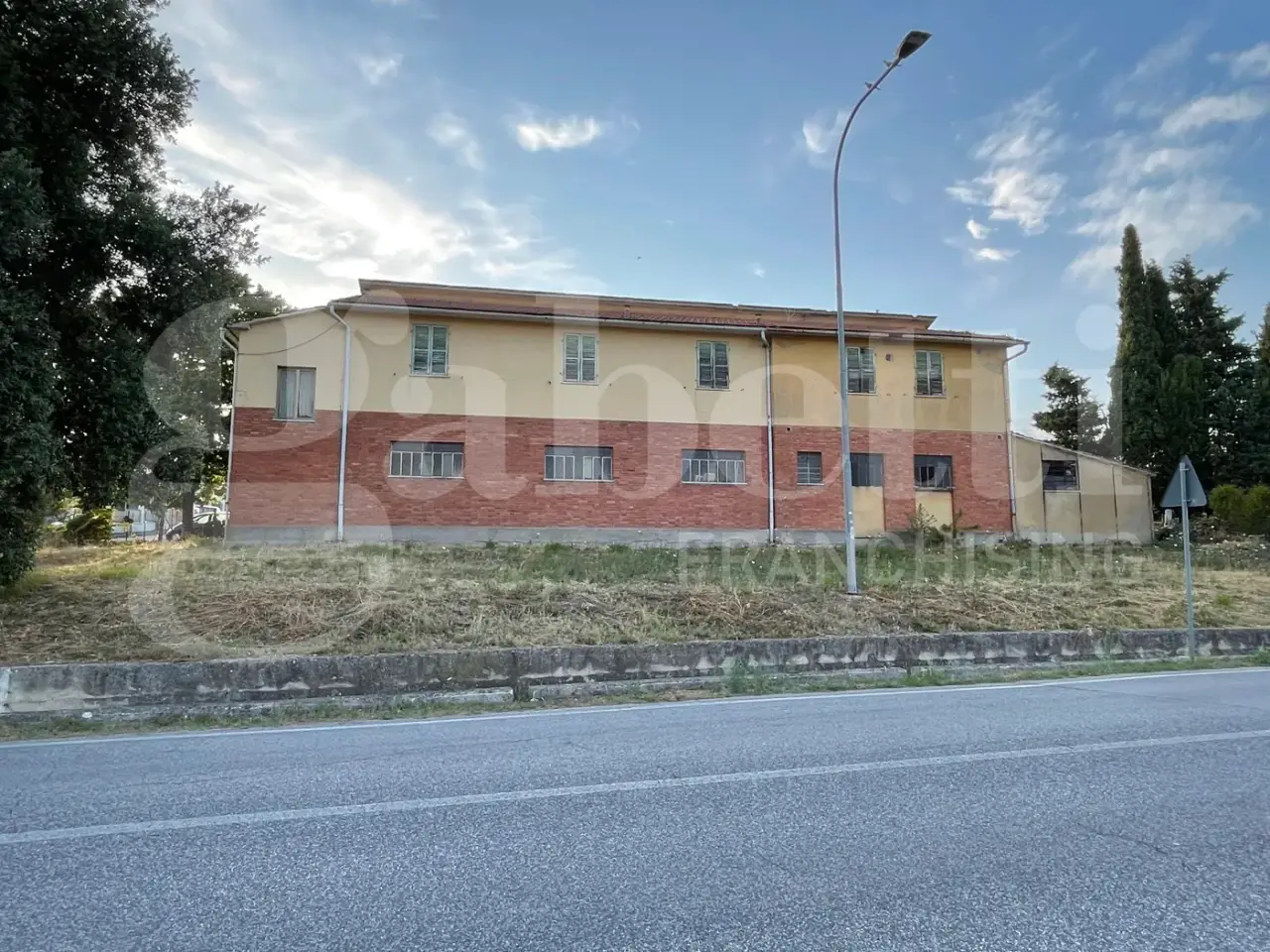 Palazzina commerciale in Strada Eugubina  Snc, Perugia, {3} - Foto 1