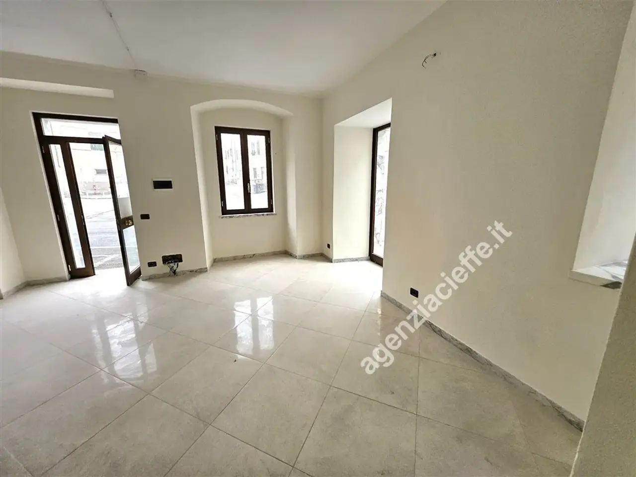 Ufficio in , Massa, {3} - Foto 2