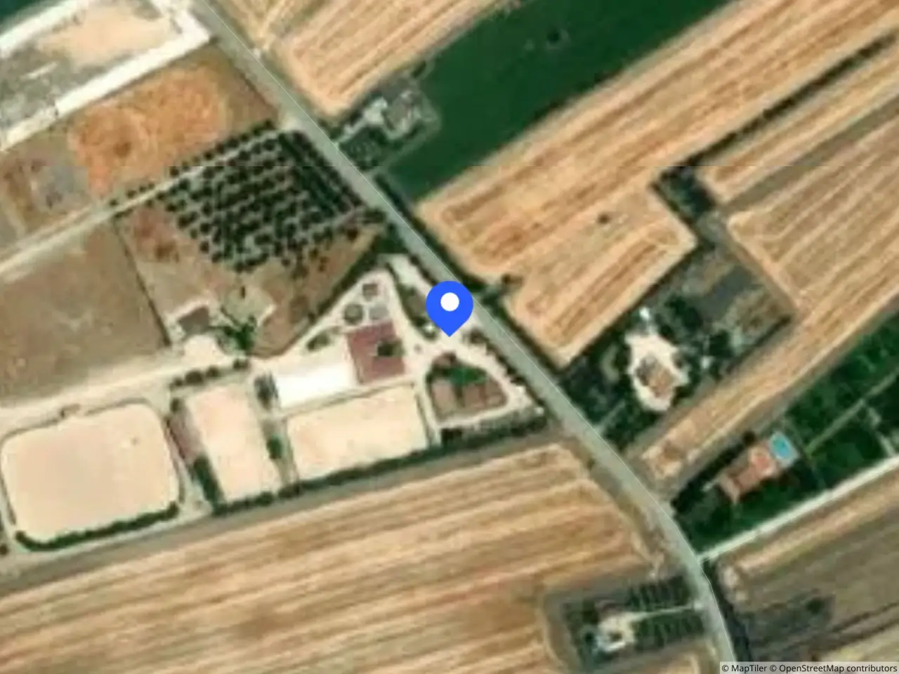 Fabbricato misto in Via Ordona - Località Salice Foggia, Foggia, {3} - Foto 1