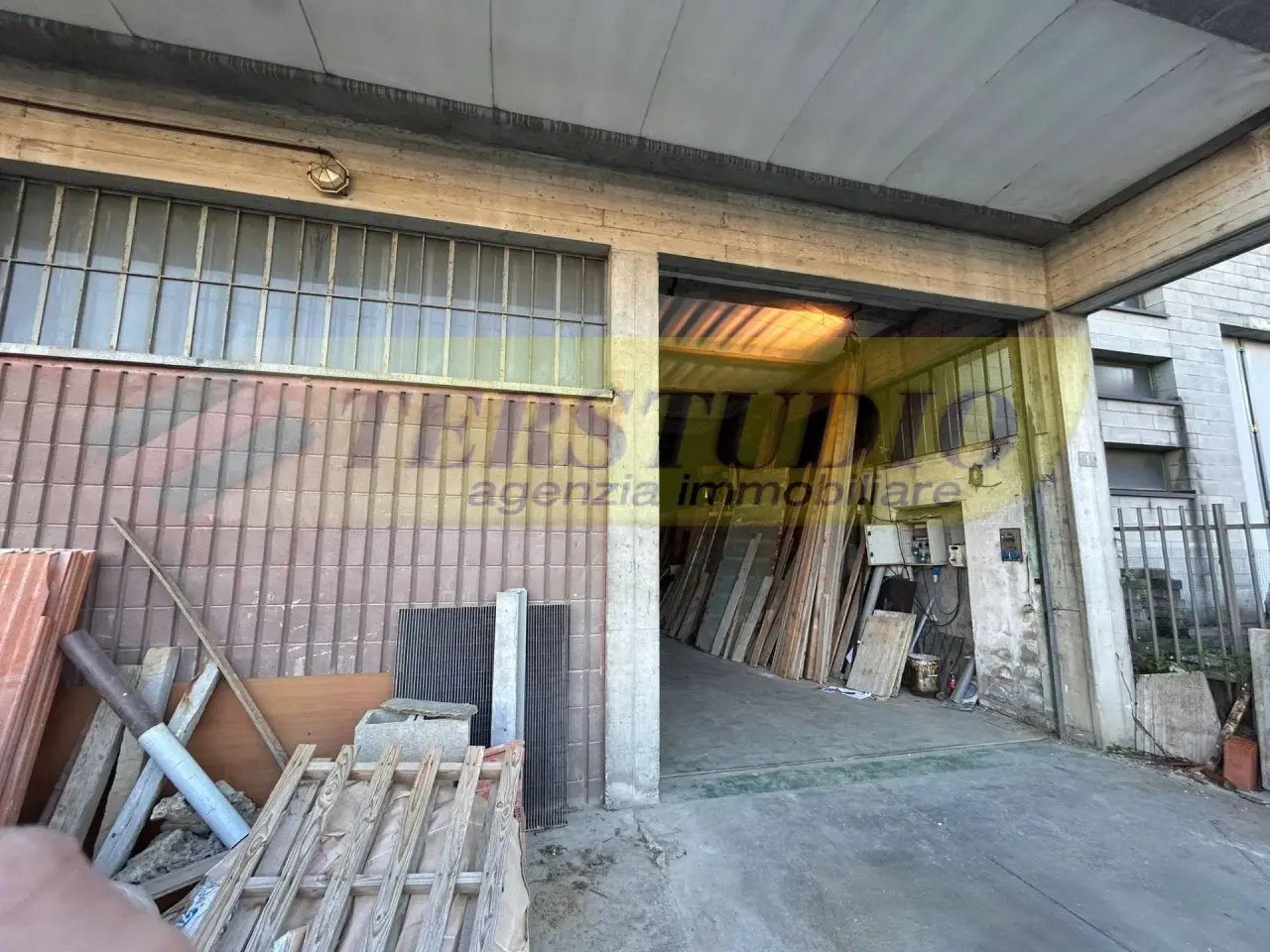 Capannone in Via Ca Ferrario 8, Caprino Bergamasco, {3} - Foto 2