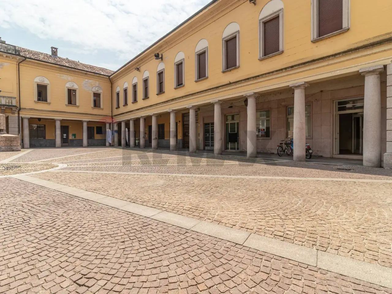 Negozio in Piazza Cavour 17/19, Gambolo', {3} - Foto 2