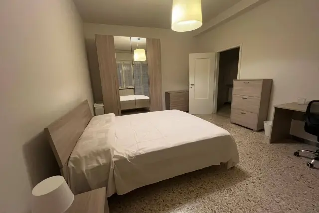 Room in {3}, Via Carlo Vittori 10 - Photo 1