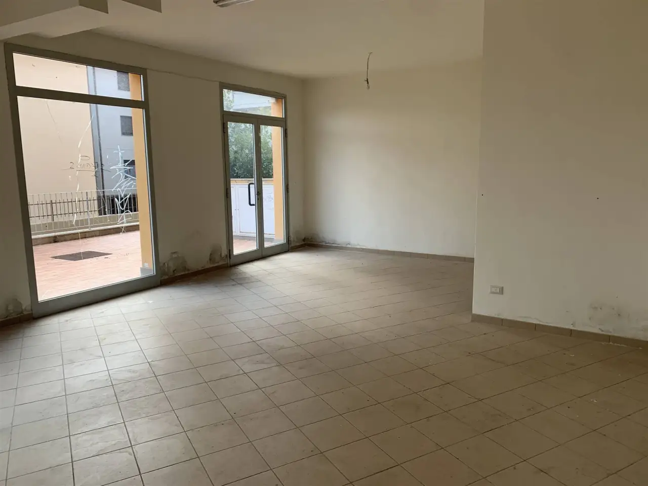 Negozio in Via II Giugno, 33/a, Certaldo, Firenze, Certaldo, {3} - Foto 2