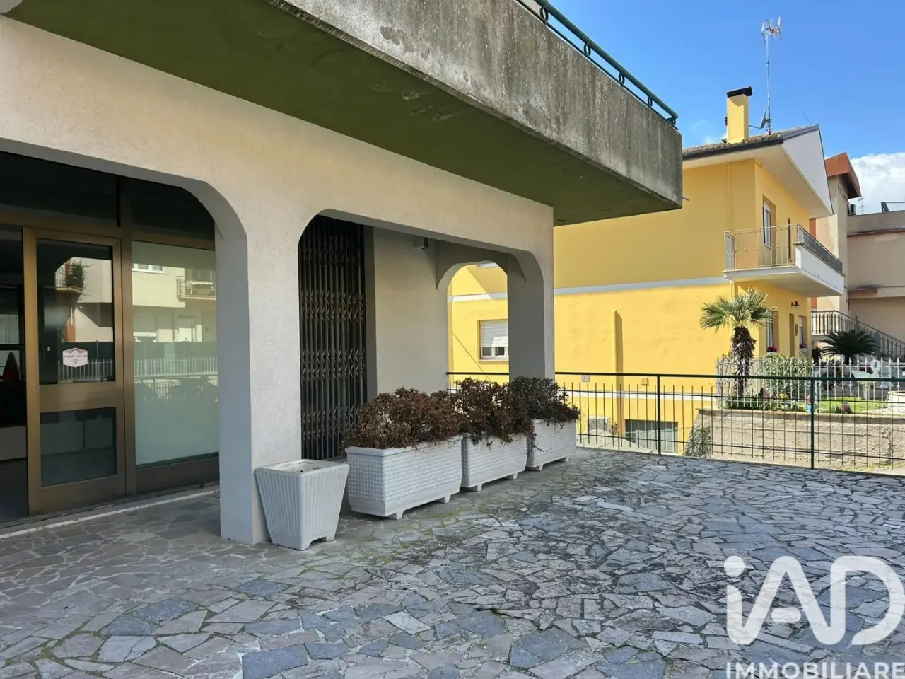 Negozio in Via Fratelli Cairoli 11, Castelfidardo, {3} - Foto 1