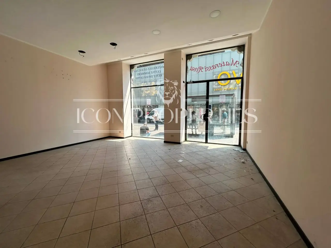 Negozio in Corso San Gottardo 30, Milano, {3} - Foto 1