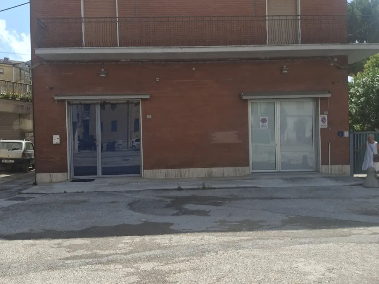Palazzina commerciale in Via Indipendenza, Civitanova Marche, {3} - Foto 1