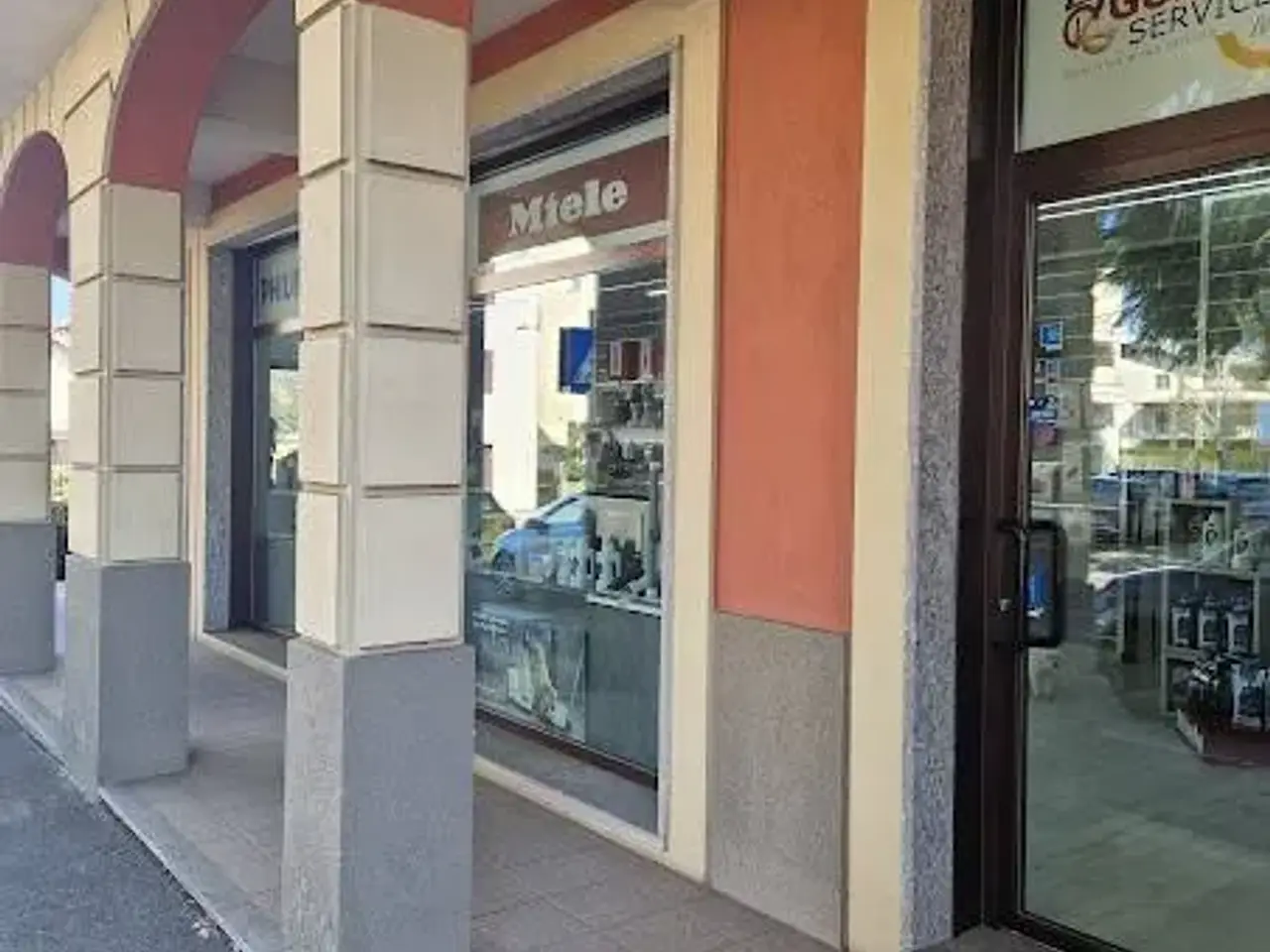 Locale commerciale in Cantone Maridon 1, Ivrea, Ivrea, {3} - Foto 1