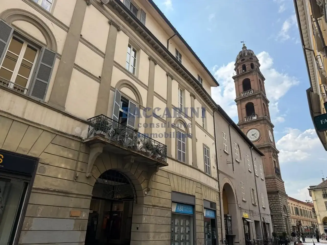 Ufficio in Piazza Martiri della Liberta' 7, Faenza, {3} - Foto 1