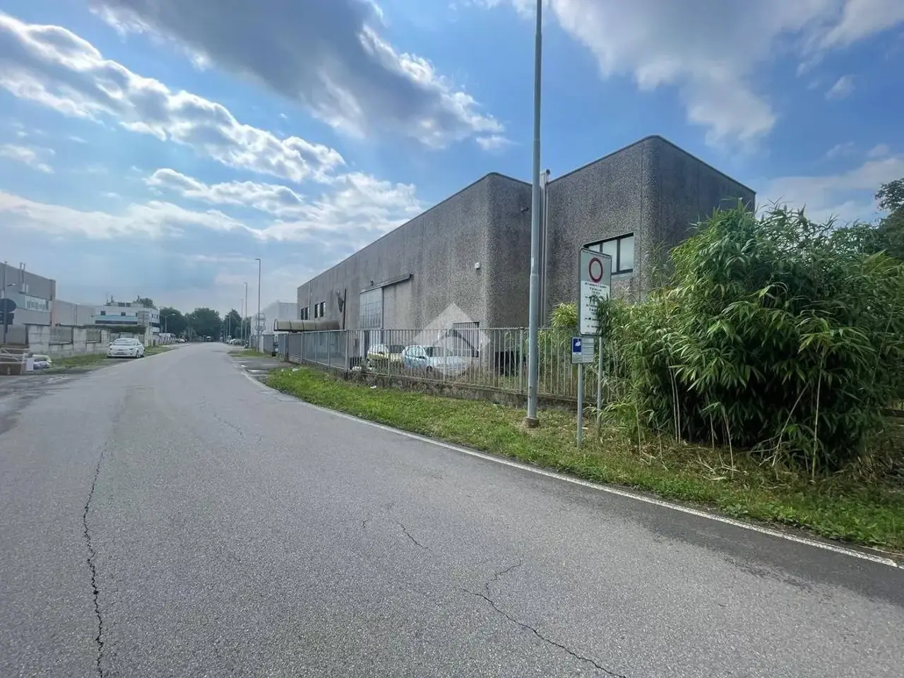 Capannone in Via C. Juker 55, Legnano, {3} - Foto 2