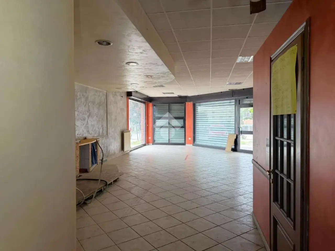 Negozio in Via Pietro Nenni 7, Alpignano, {3} - Foto 2