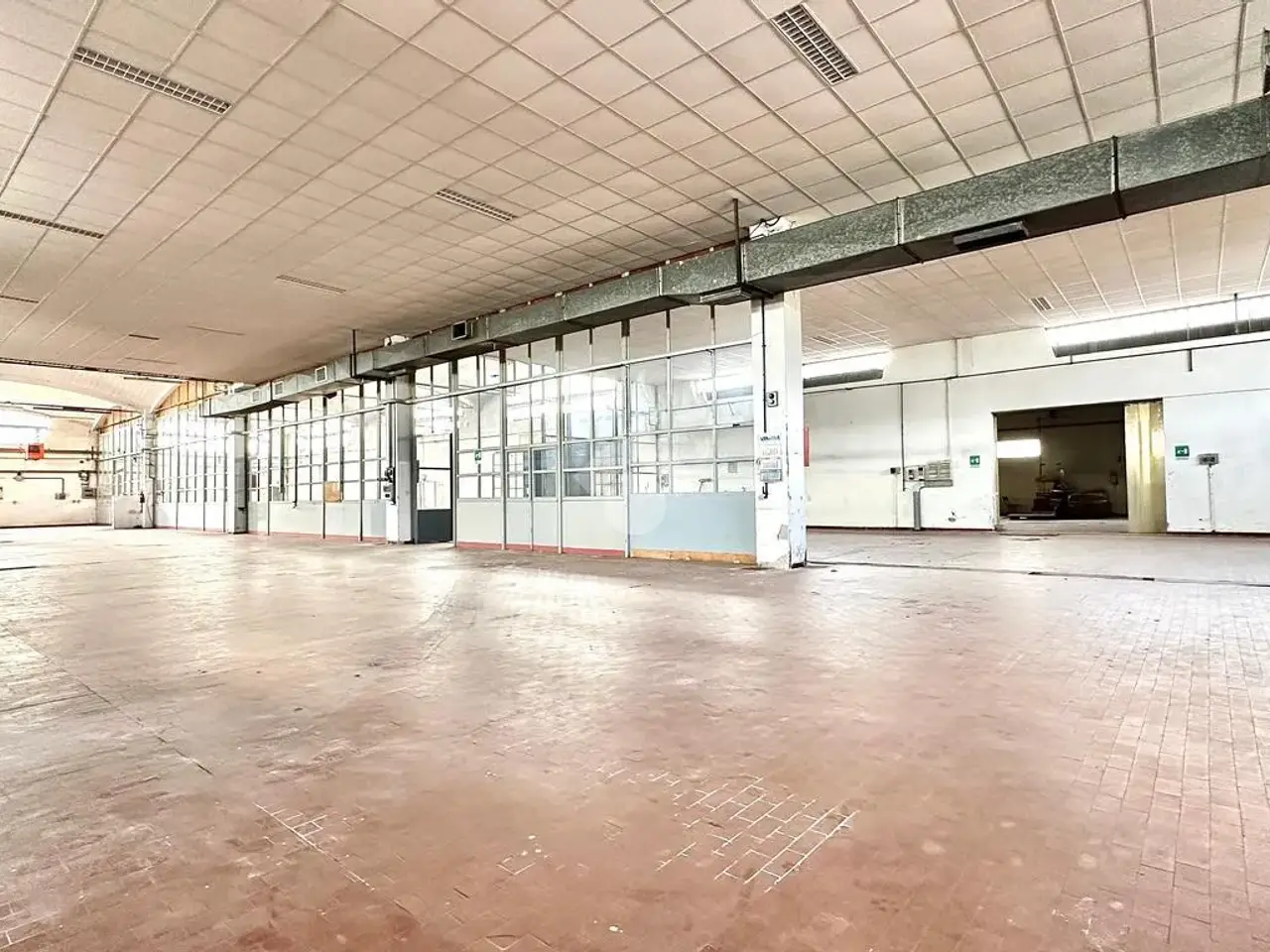 Capannone in Via Serravalle 98, Novi Ligure, {3} - Foto 1