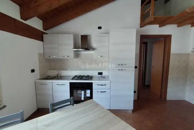 2-room flat in Via Cossoni  3, Como - Photo 1