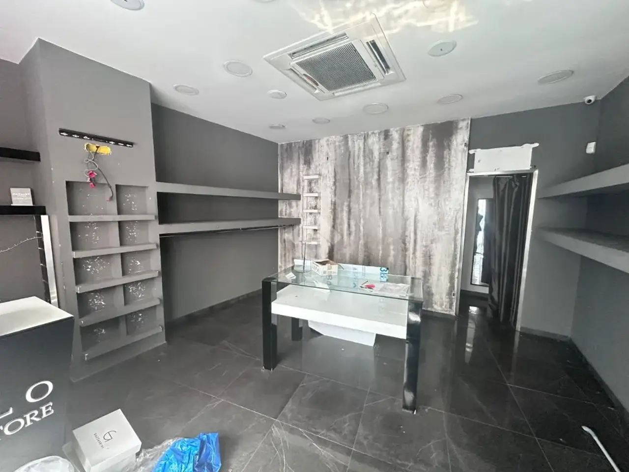 Negozio in Via Vincenzo De Maro 49, Napoli, {3} - Foto 2