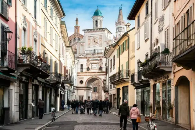 Geschäft in Via 20 Settembre, Crema - Foto 1