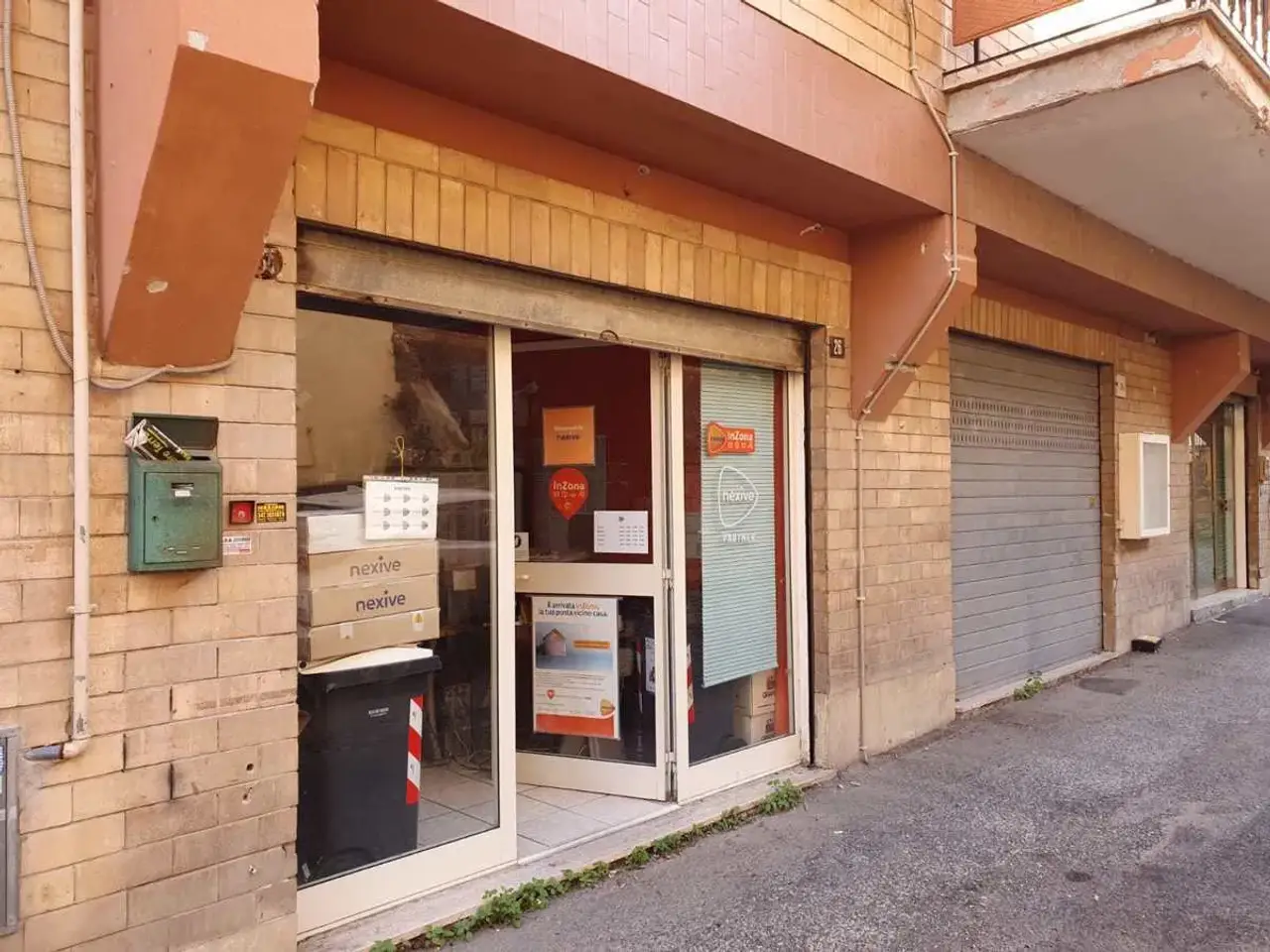 Negozio in Viale Mazzini 26, Monterotondo, {3} - Foto 2