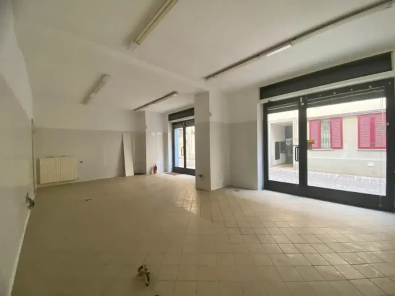 Negozio in Via Giuseppe Mazzini 30, Voghera, {3} - Foto 2
