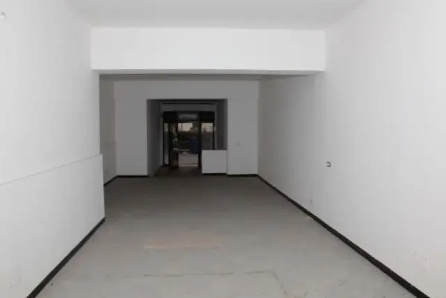 Negozio in vendita, Viale Regina Elena, Messina, In buone