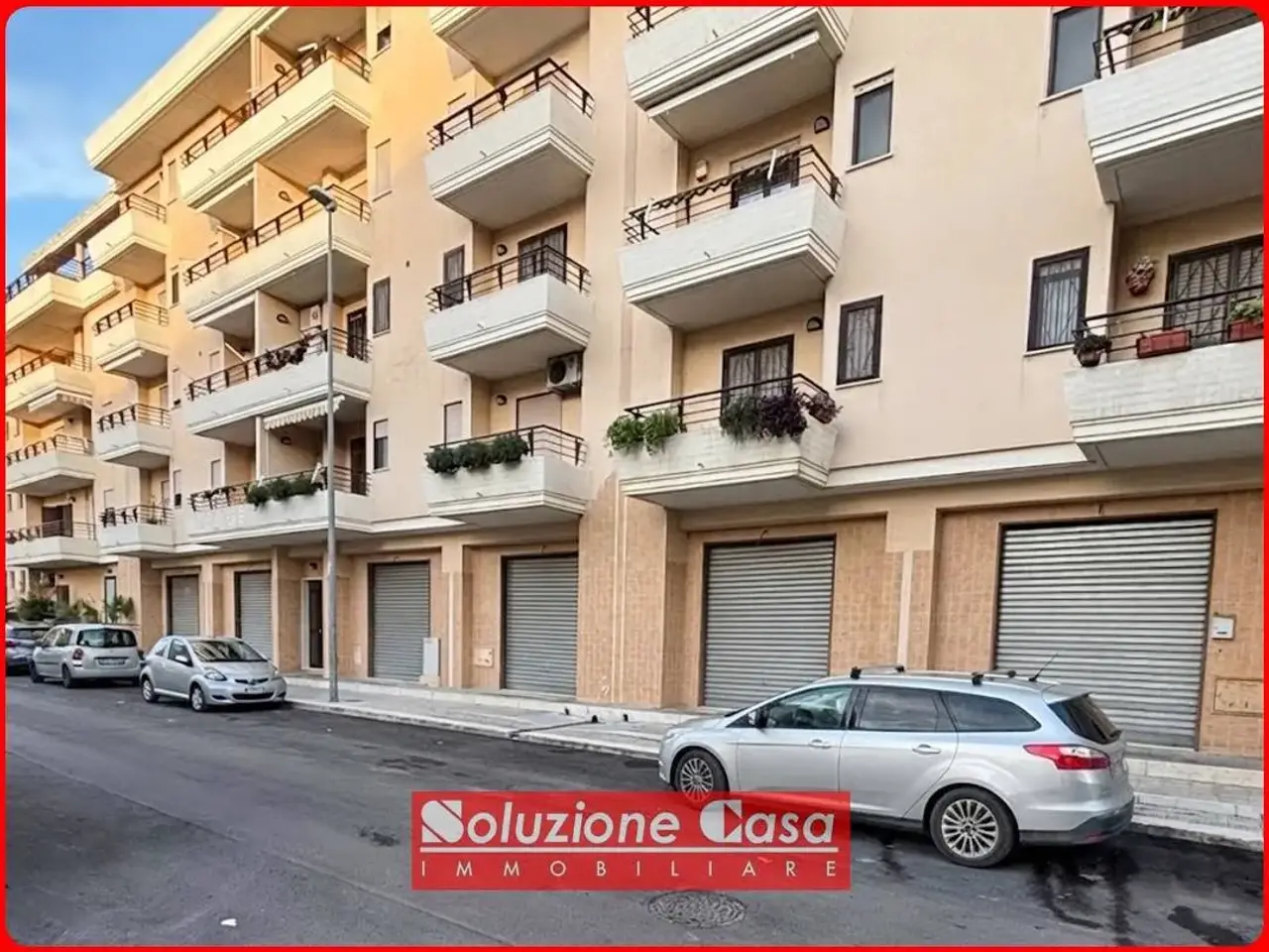 Negozio in Via Gen. del Vento, Canosa Di Puglia, {3} - Foto 2