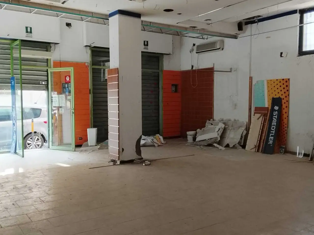 Negozio in Via Gabriele d'Annunzio 48, Castellammare Di Stabia, {3} - Foto 1