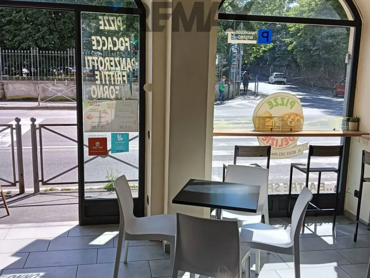 Esercizio commerciale in Via Luigi Sacco 16, Varese, {3} - Foto 1
