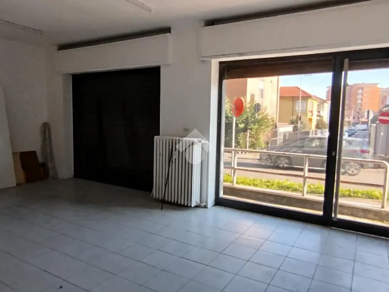 Negozio in Via Gran Sasso 56, Garbagnate Milanese, {3} - Foto 1