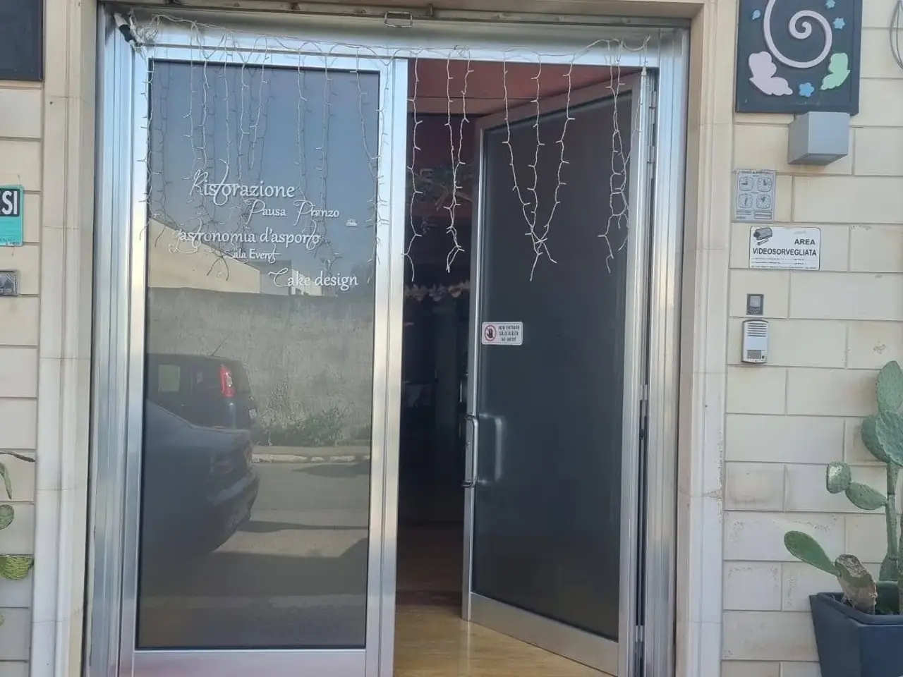 Negozio in Via Pasquale Santilli 23, Taranto, {3} - Foto 1