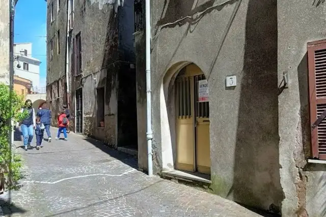 Negozio in Via Umberto I, 3, Sant'Oreste - Foto 1