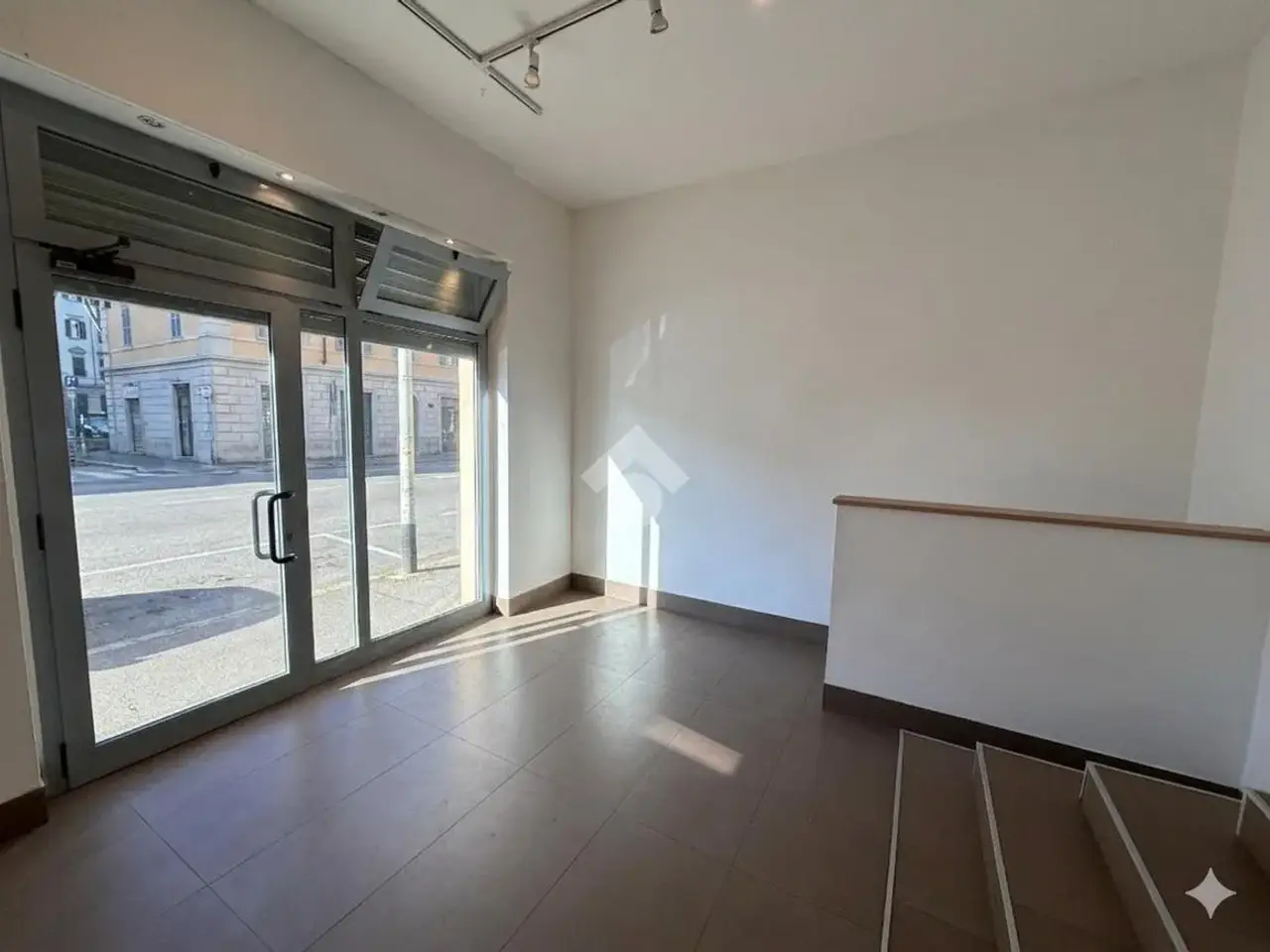 Negozio in Via Gabriele d' Annunzio, Firenze, {3} - Foto 1