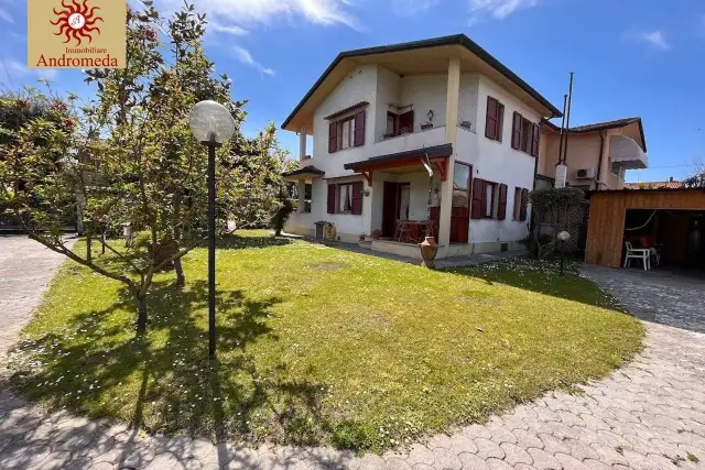 Villa in Via Gorizia, Forte dei Marmi - Foto 1