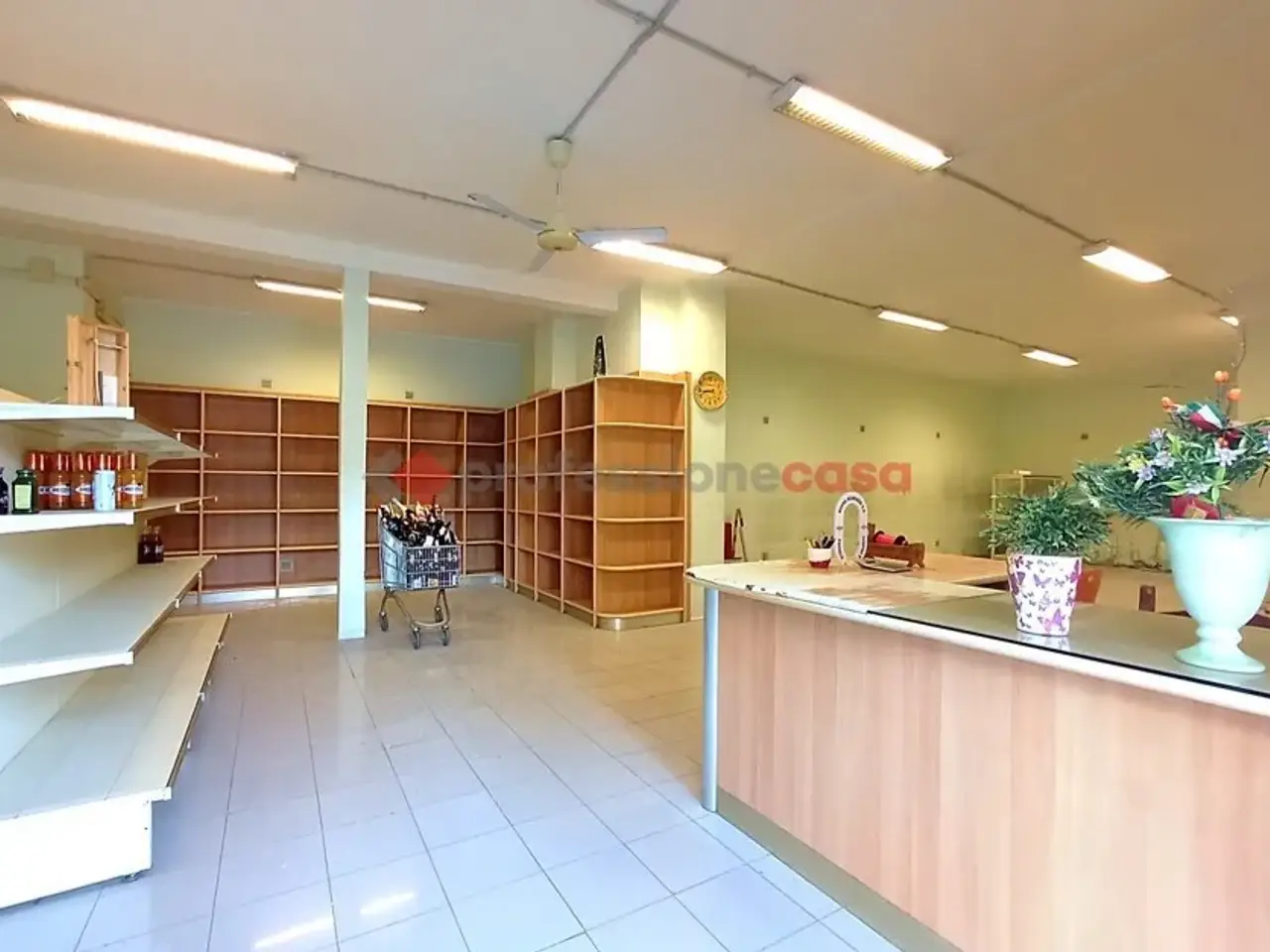 Negozio in Via Meucci 48, Aprilia, {3} - Foto 1