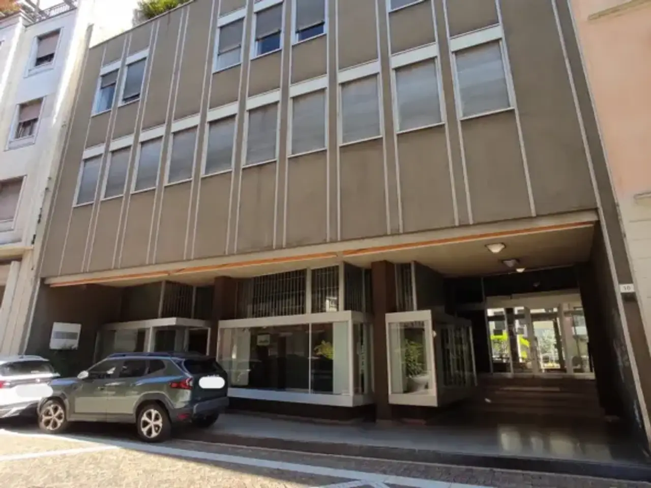 Esercizio commerciale in Gallarate, Varese, Lombardia, 21013, Italia, Gallarate, {3} - Foto 2