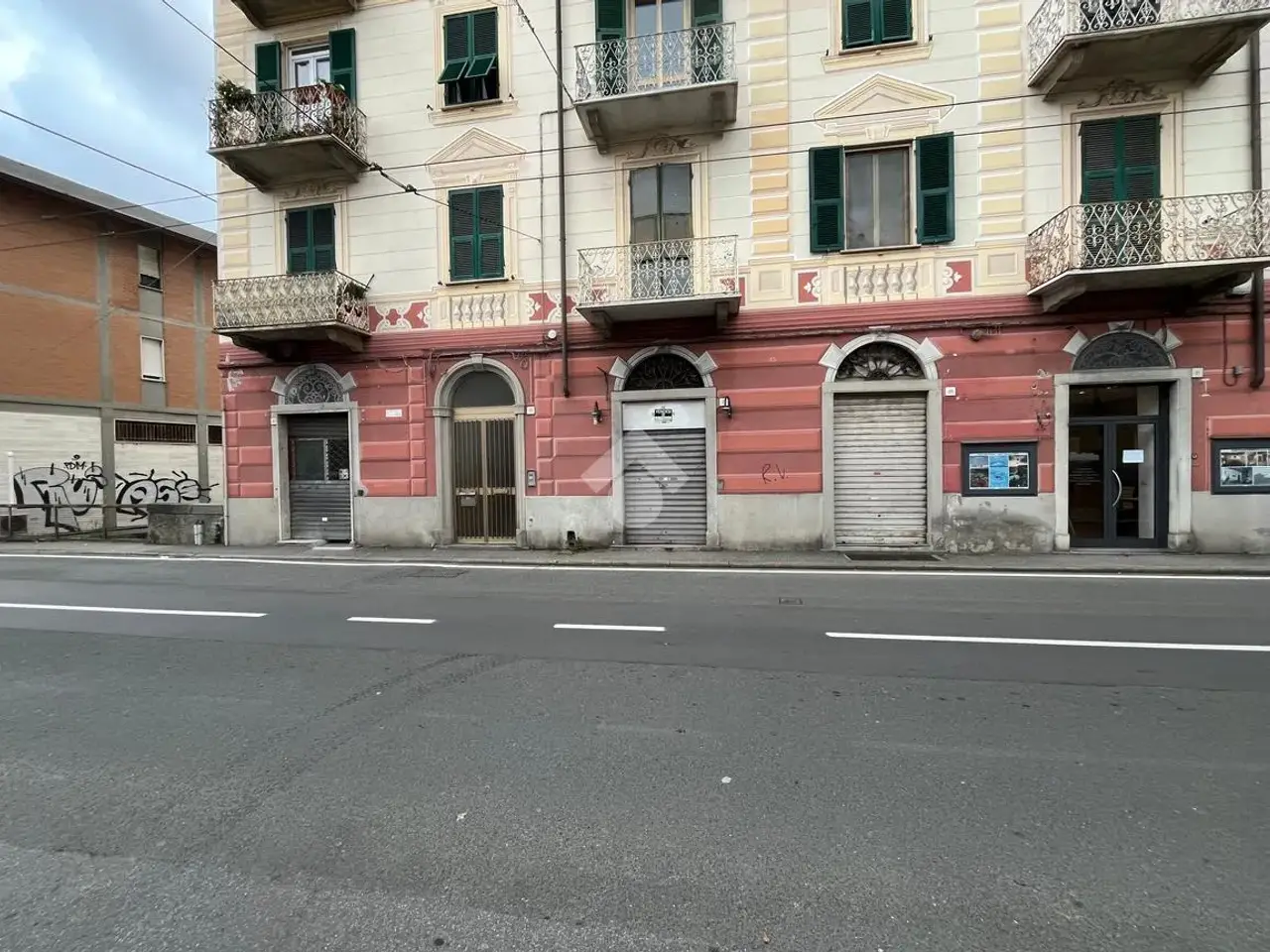Negozio in Locale Via Genova 29, La Spezia, {3} - Foto 1