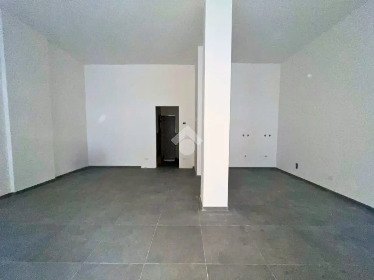 Negozio in Via Cona 77, Teramo, {3} - Foto 2