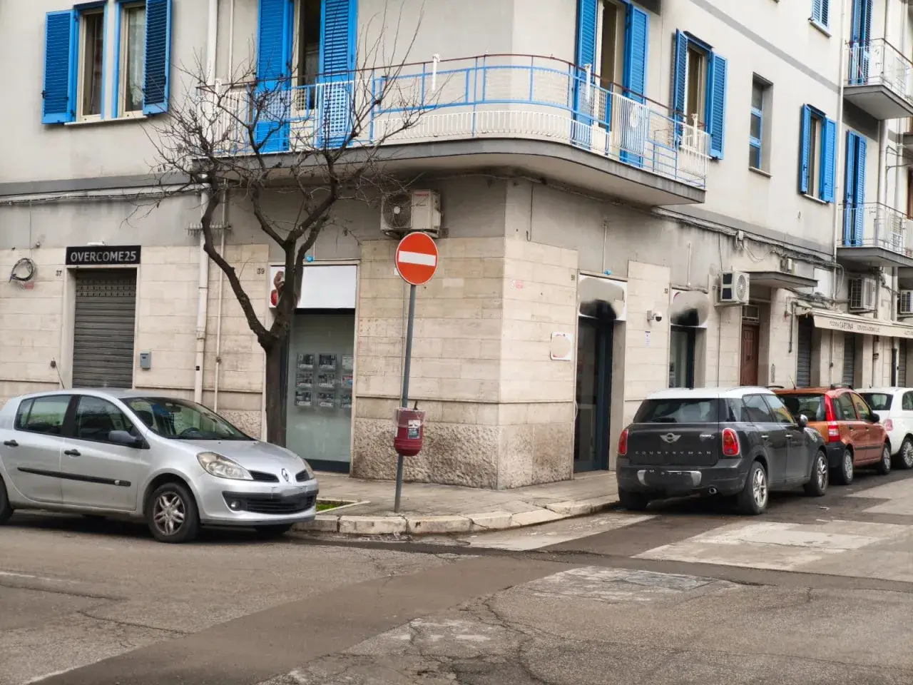 Negozio in Via Ruggiero Vitrani, Barletta, {3} - Foto 2