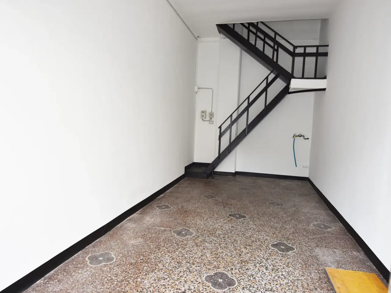 Negozio in Via Archimede, Genova, {3} - Foto 1