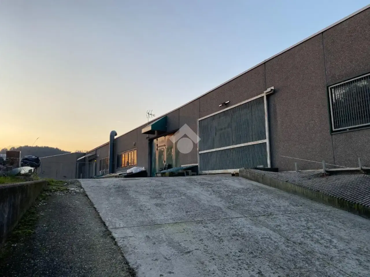 Capannone in Via a. Gramsci, Trescore Balneario, {3} - Foto 1