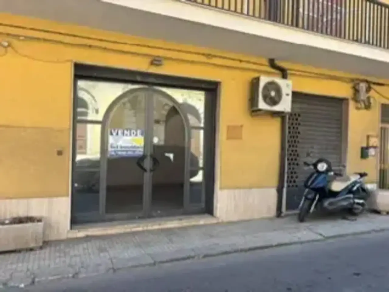 Negozio in Via Francesco Ferrucci, Pachino, {3} - Foto 1