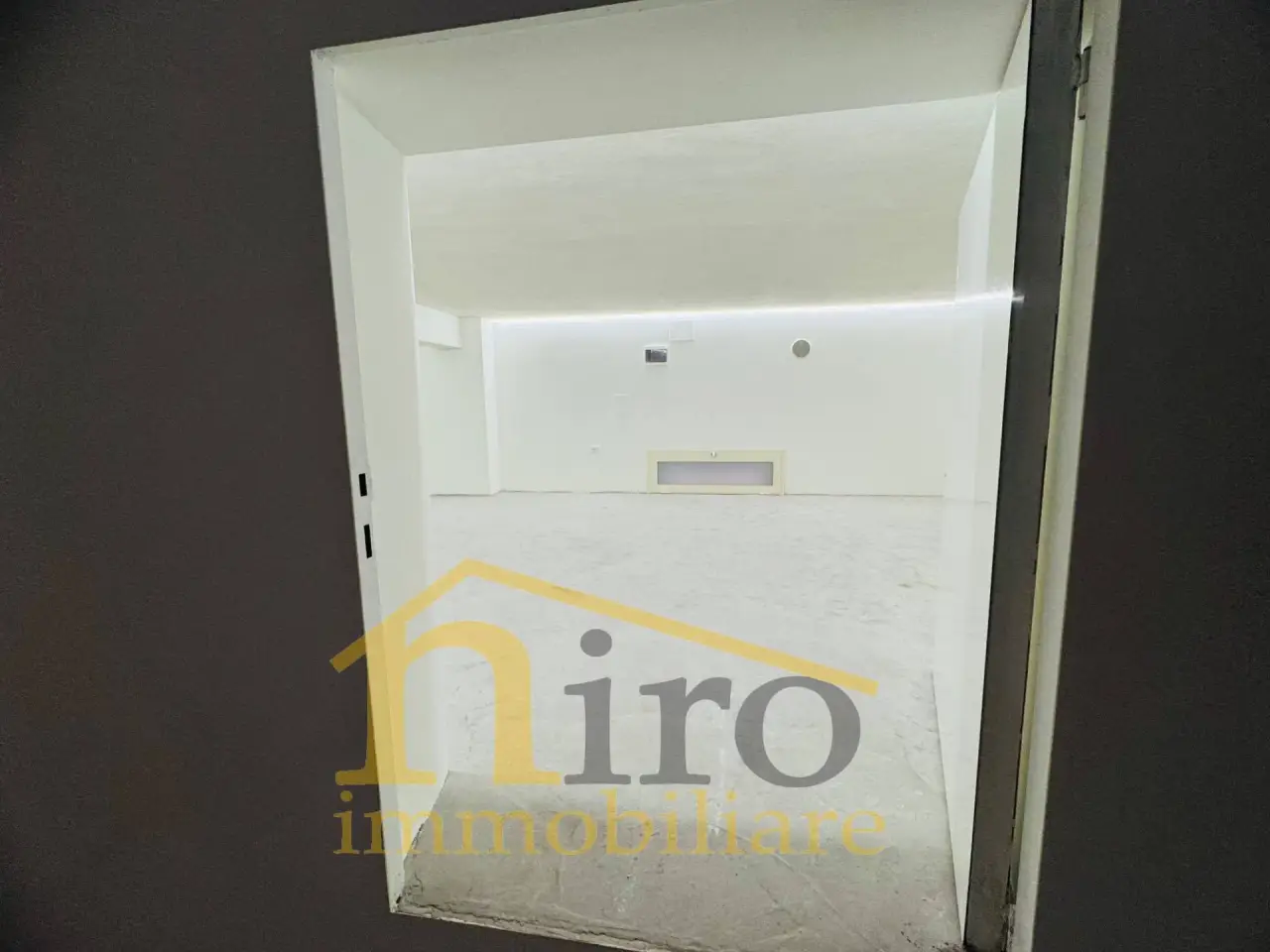 Negozio in Via Firenze 190, Pescara, {3} - Foto 1