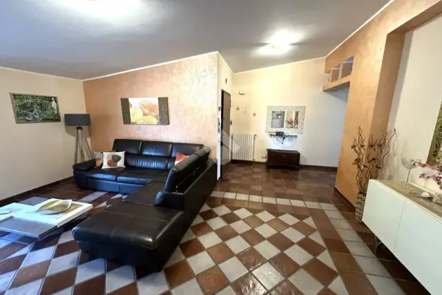 Vierzimmerwohnung in Via Padre Alfonso di Bartolo 40, Lamezia Terme - Foto 1